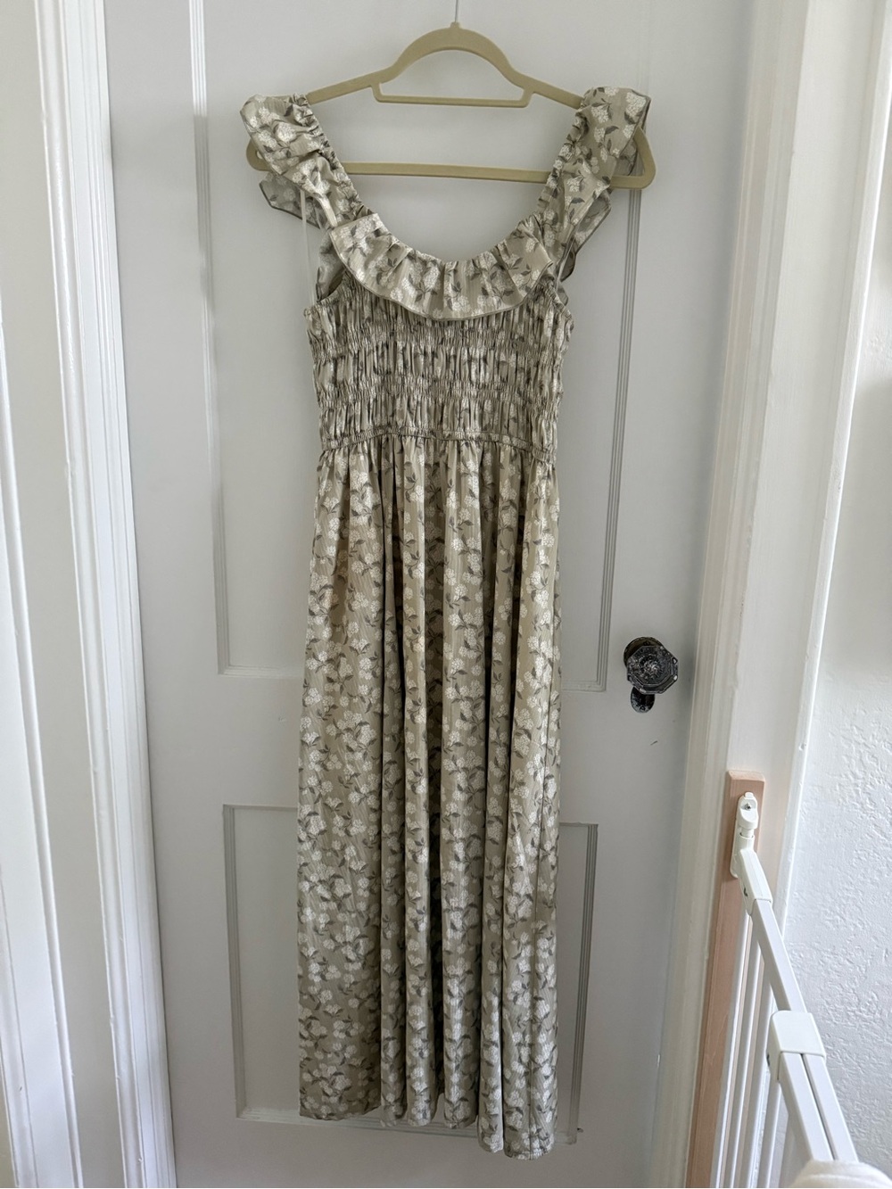 Stella Dress || Sage Hydrangea - Picture 4 of 7